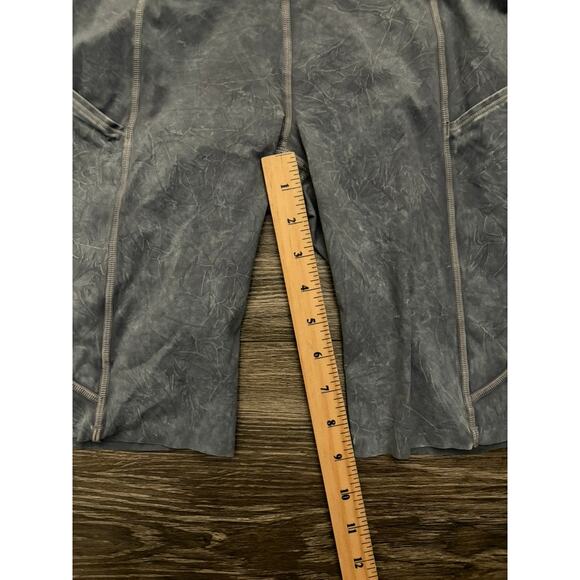 Lululemon Fast and Free biker Shorts *Ice Dye size 6 - Picture 2 of 7